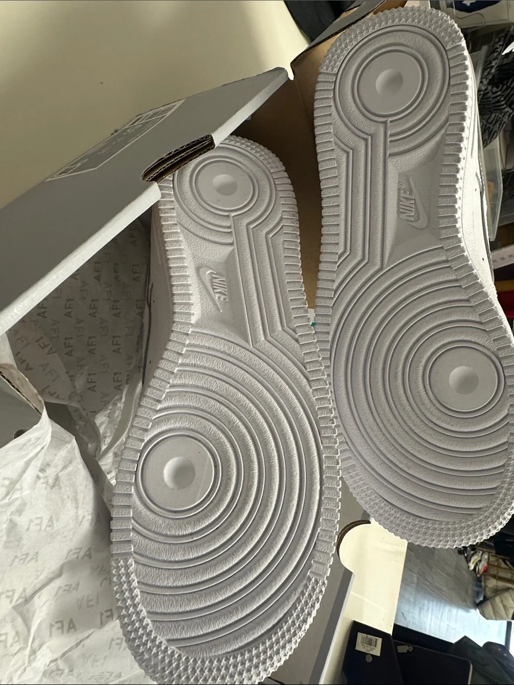 Nike Air Force 1 LE (GS) White/White Shoe Box Label